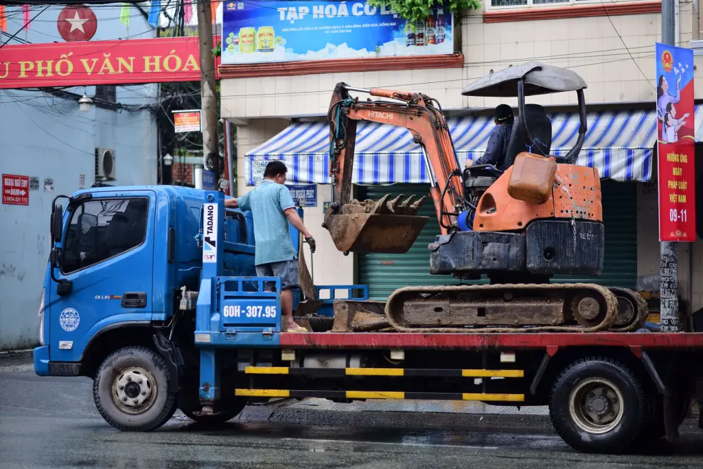 华南地区污水泵与潜水泵在建筑工程中的选型要点与维护规范